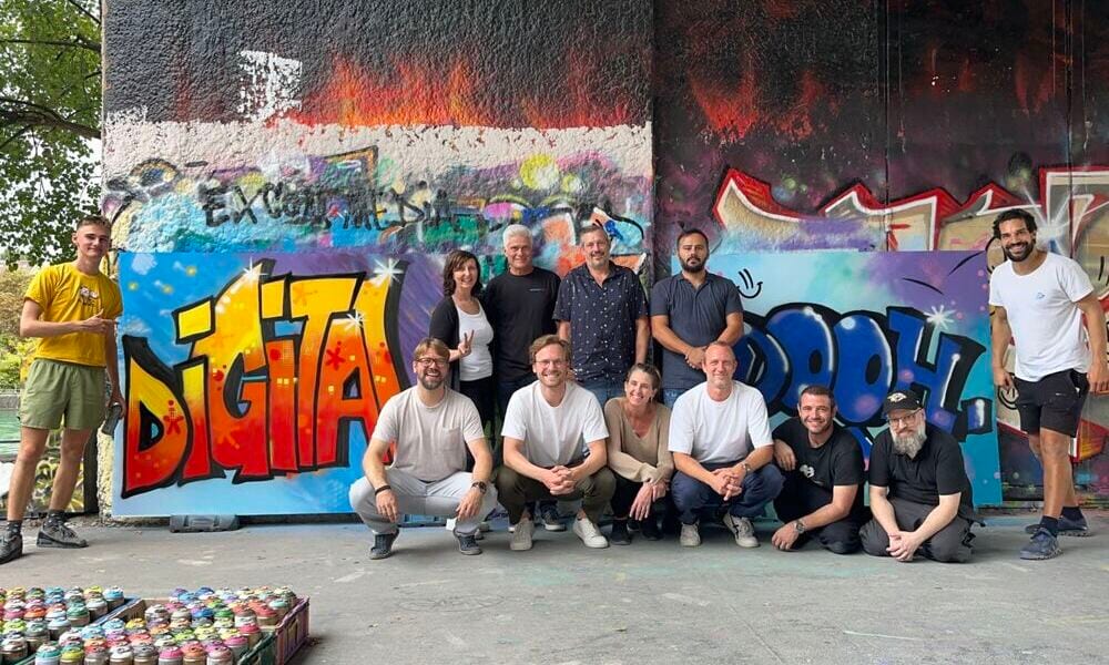 Hands on – spray on: our team in the flow!