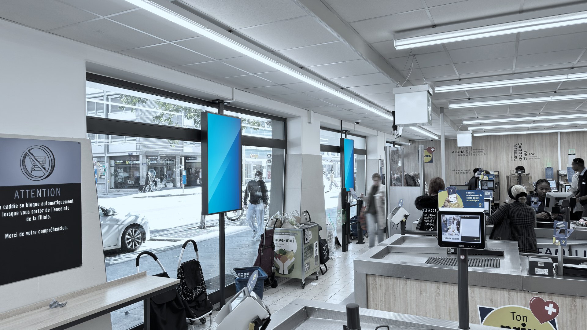 DOOH advertising screens in the Lidl store in Geneva (Switzerland)