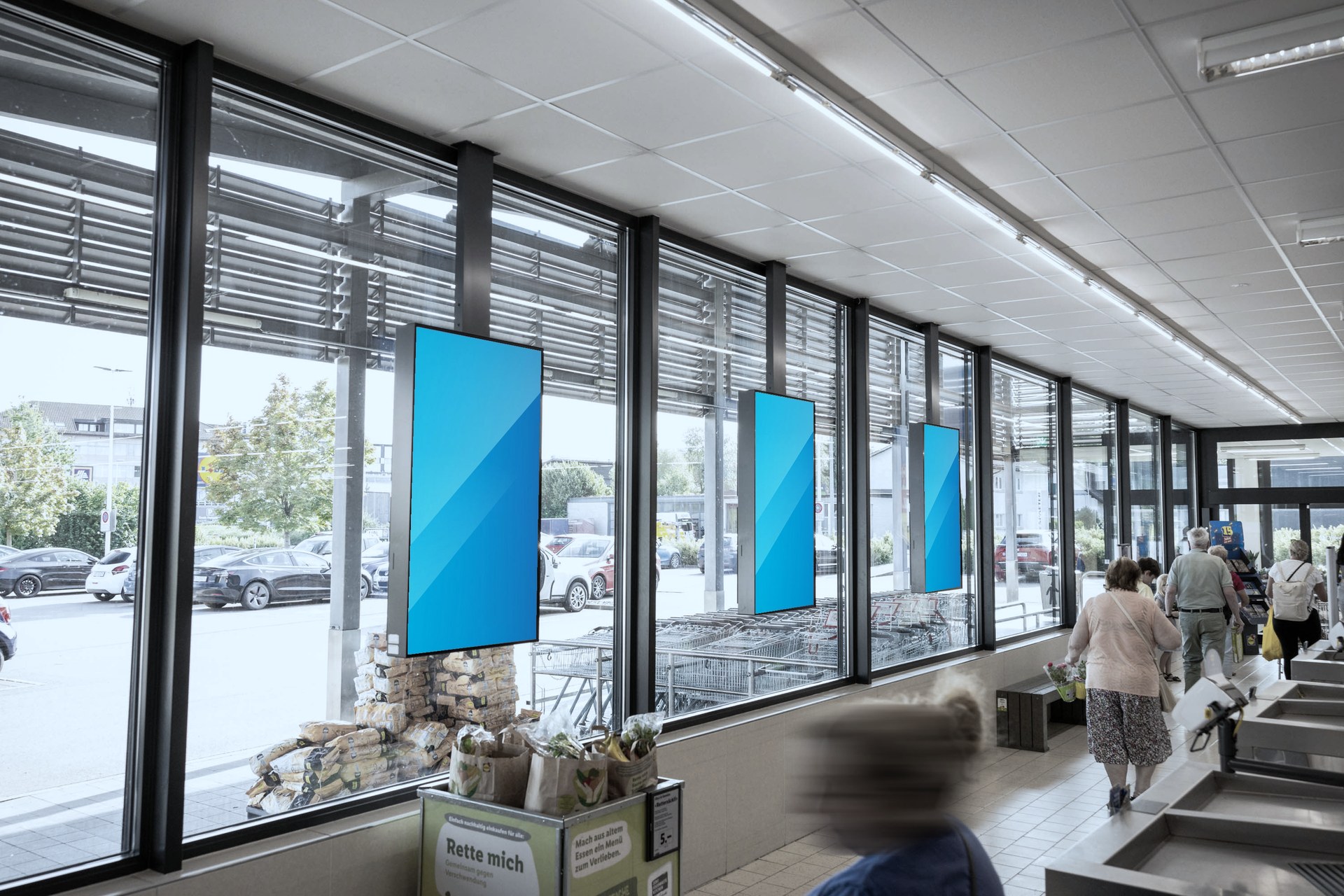 DOOH advertising screens in the Lidl store in Romanshorn (Switzerland)