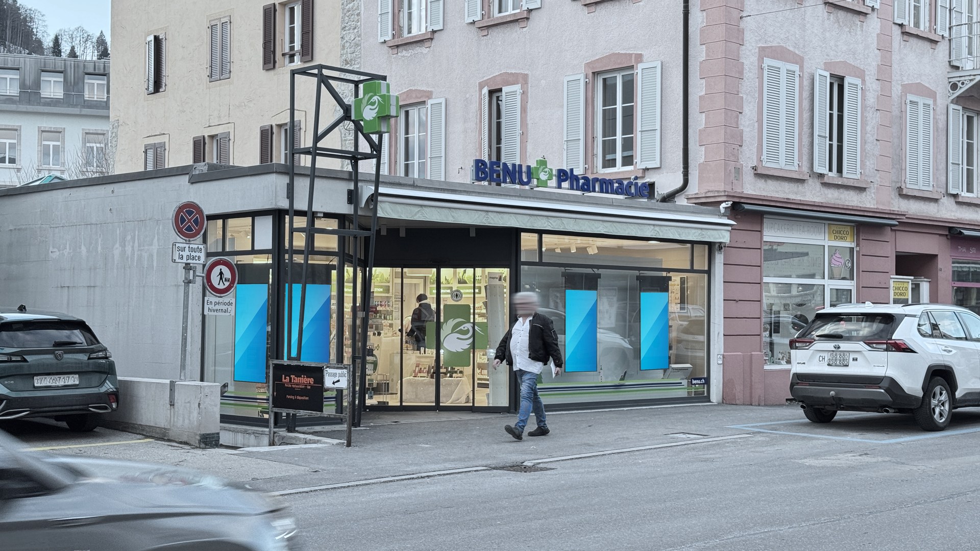 Street — DOOH advertising screen