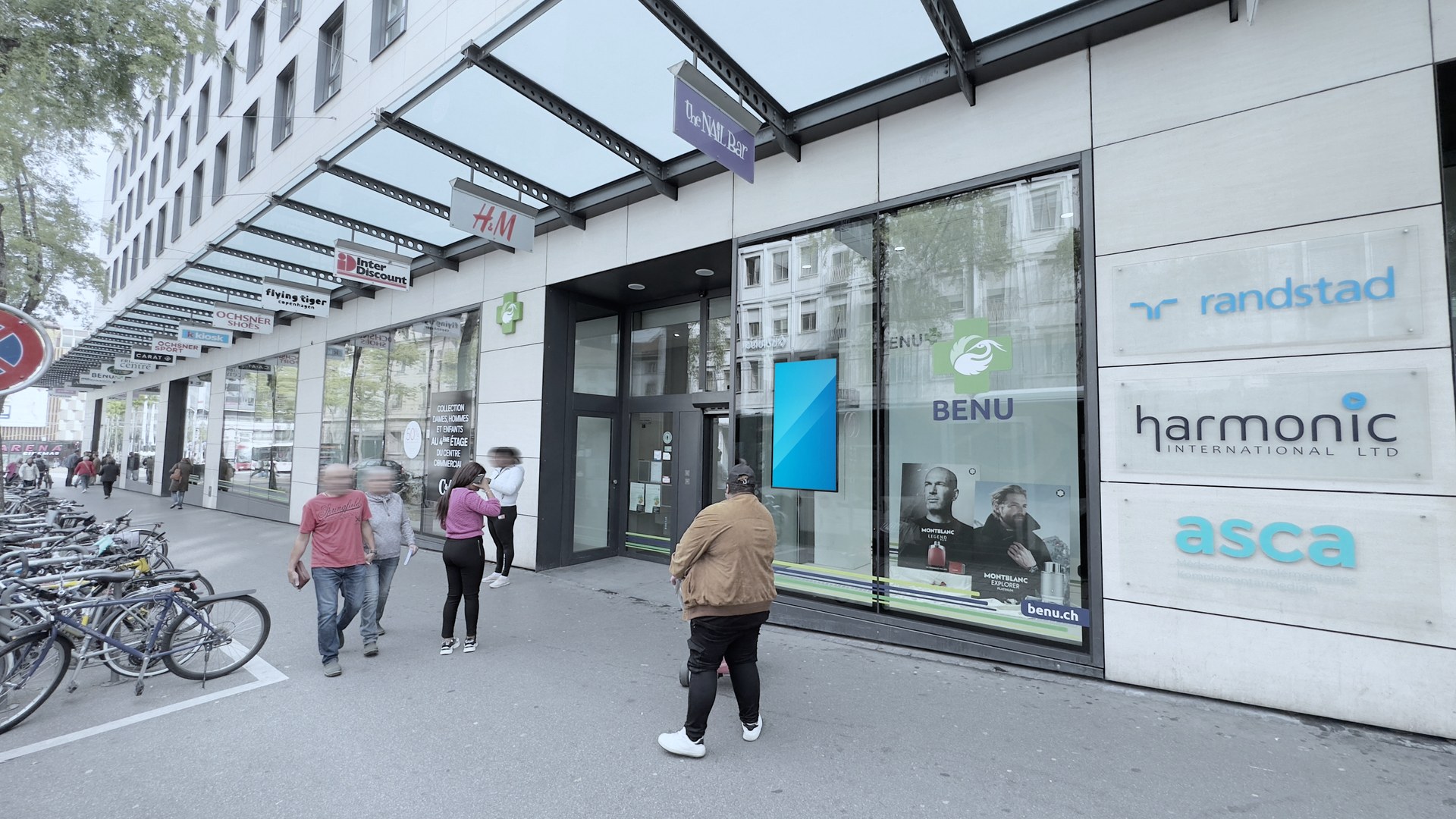 Street — DOOH advertising screen