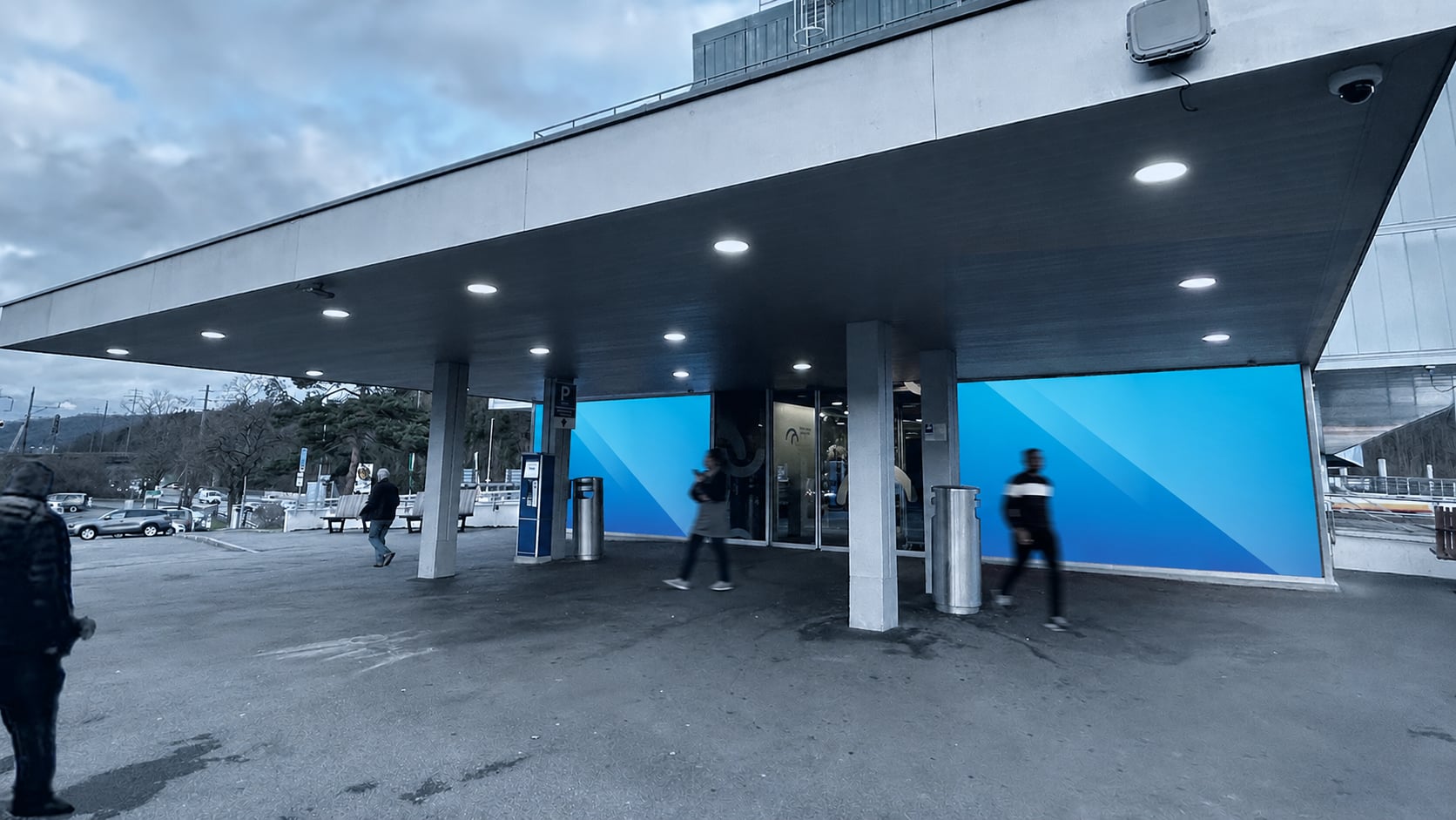 Aire commerciale de Würenlos — écran publicitaire DOOH