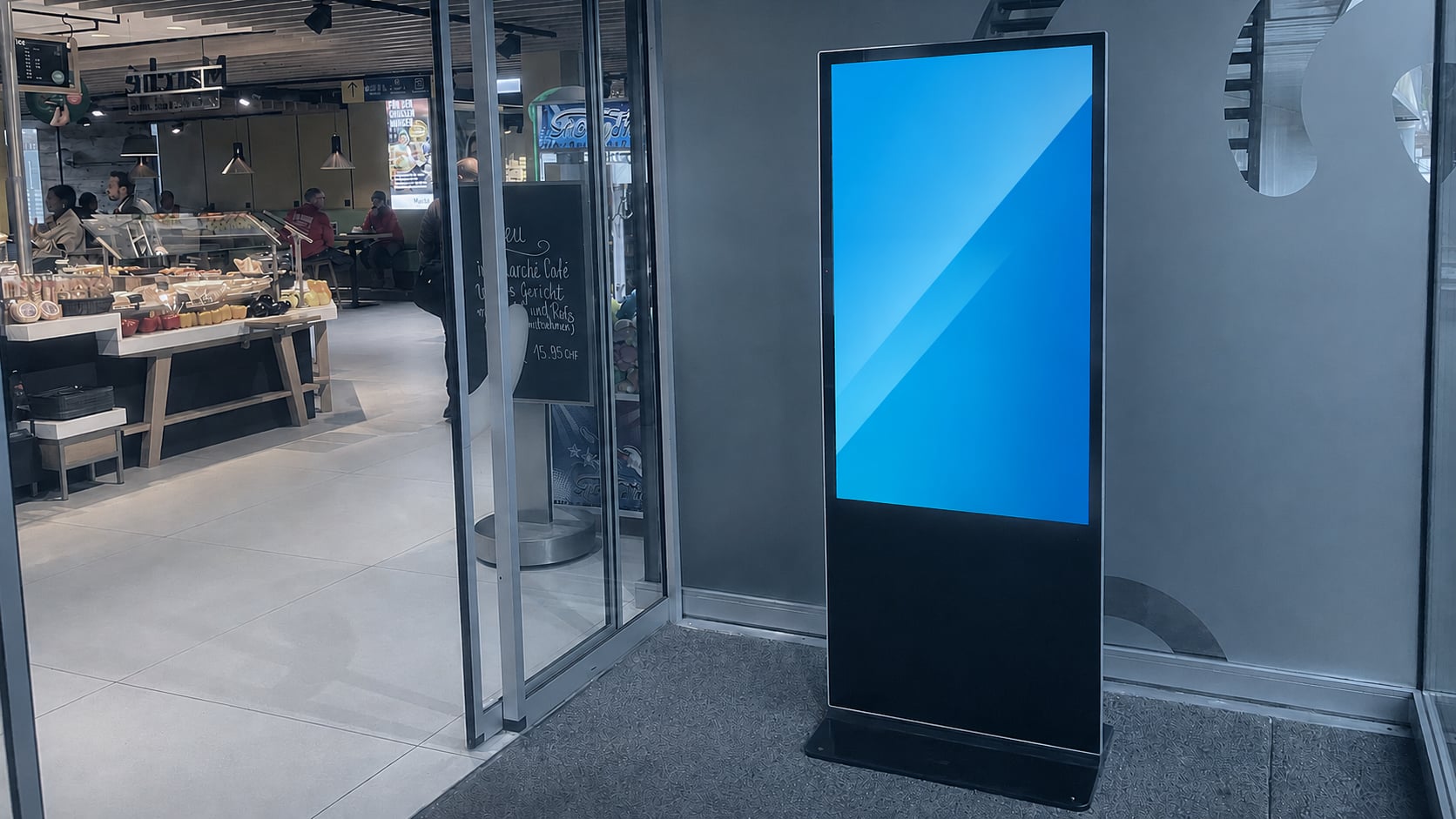Aire commerciale de Würenlos — écran publicitaire DOOH