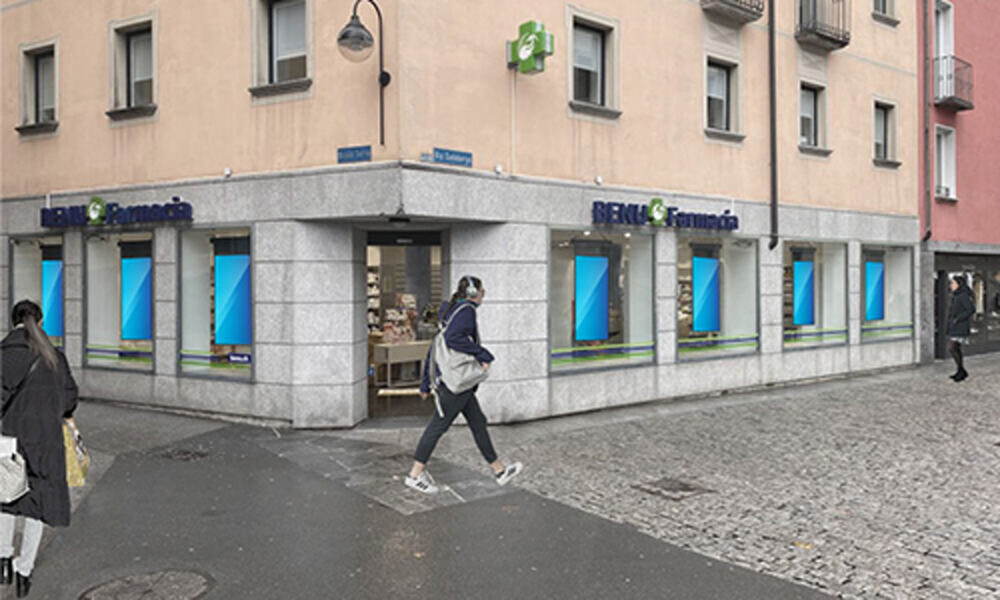 264 Werbebildschirme der Apothekenkette BENU neu im Excom Media DOOH-Portfolio